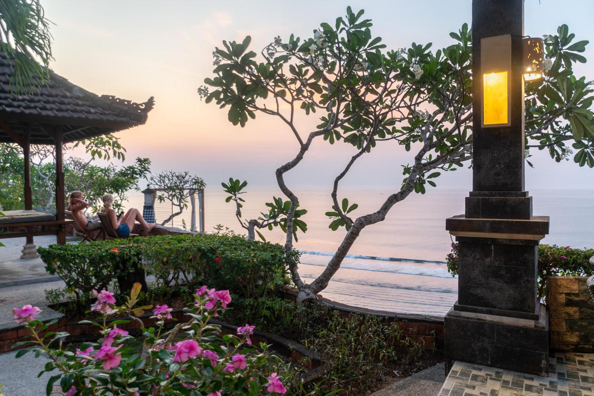 Kembang Kuning Hotel Uluwatu  Exterior photo